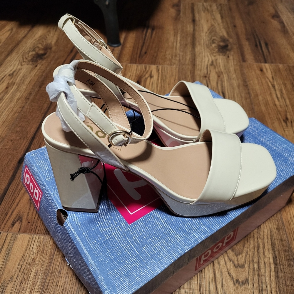 Pop Womens Casen Heeled Sandals.